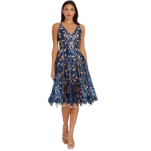 Dress the Population Dresses & Skirts - Dress The Population Blair Plunging Fit Flare Formal Sequins Lace Dress Small